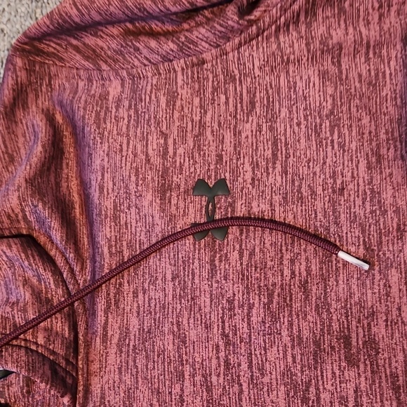 UnderArmour Hoddie - Picture 3 of 5